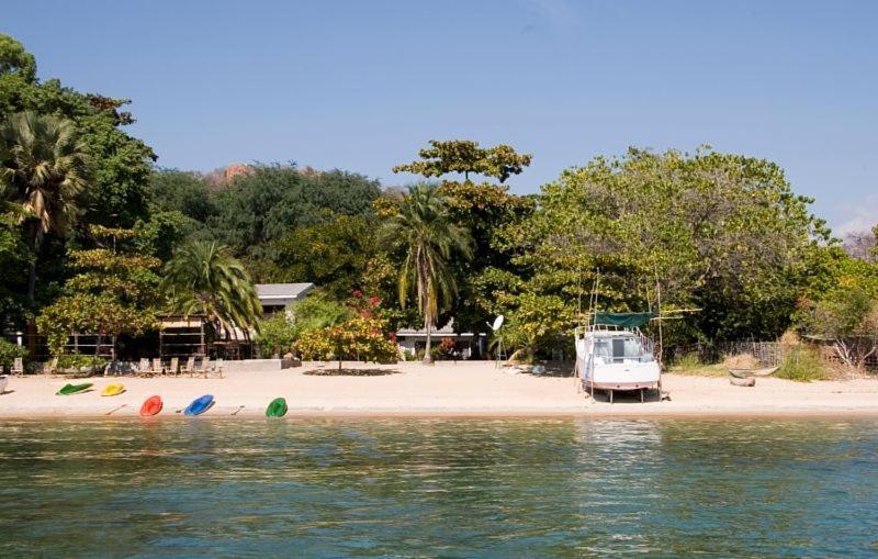 Norman Carr Cottage Monkey Bay Exterior foto